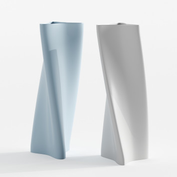 Вази Ligne Roset Blue and White 3D модель